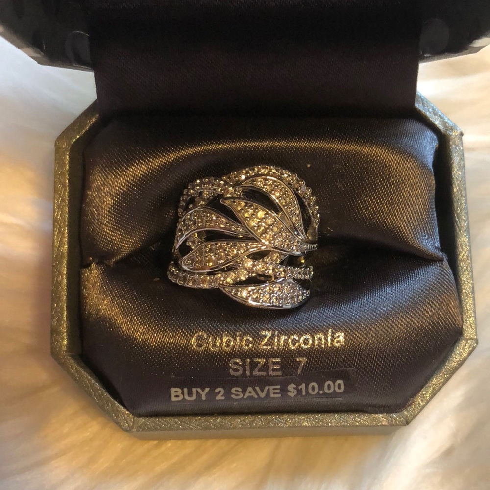 Ring - Picture 2 of 3